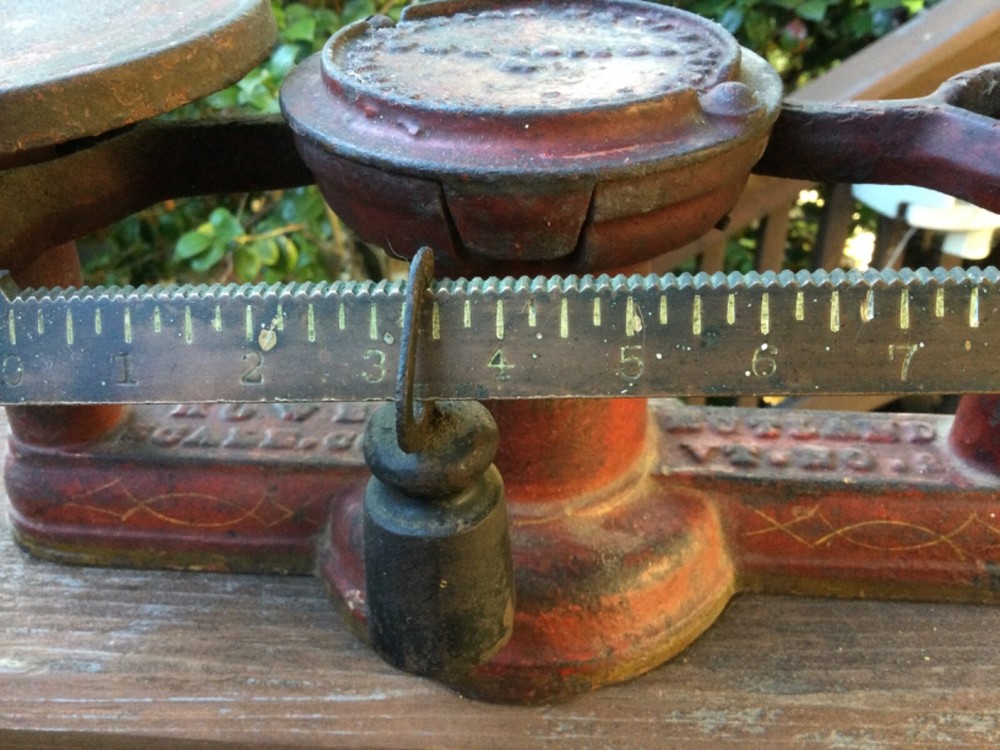 Antique Howe mercantile cast iron scale