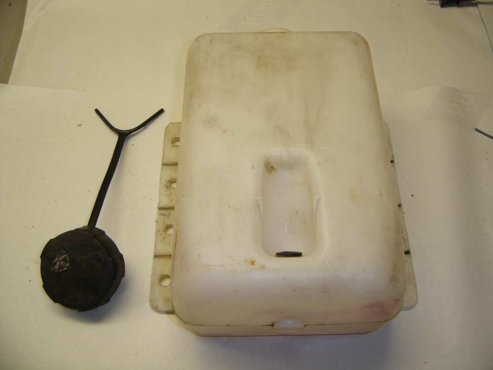 freightliner windshield washer reservoir