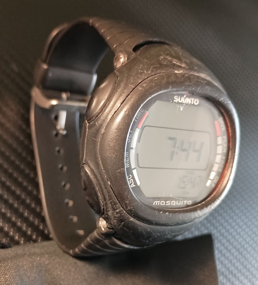 SUUNTO MOSQUITO DIVE COMPUTER WATCH- USED.
