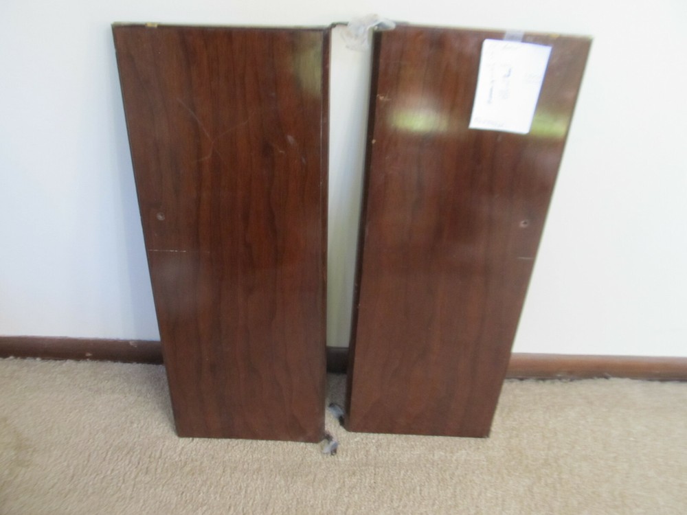 VICTOR V V 120 LARGE FRONT DOORS WALNUT?