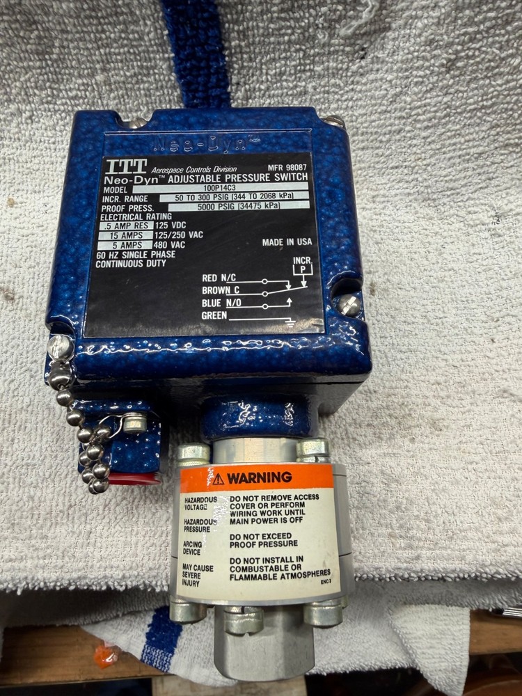 NIB ITT NEO-DYN ADJUSTABLE PRESSURE SWITCH 100P14C3 36-300 PSIG ADJUSTABLE RANGE
