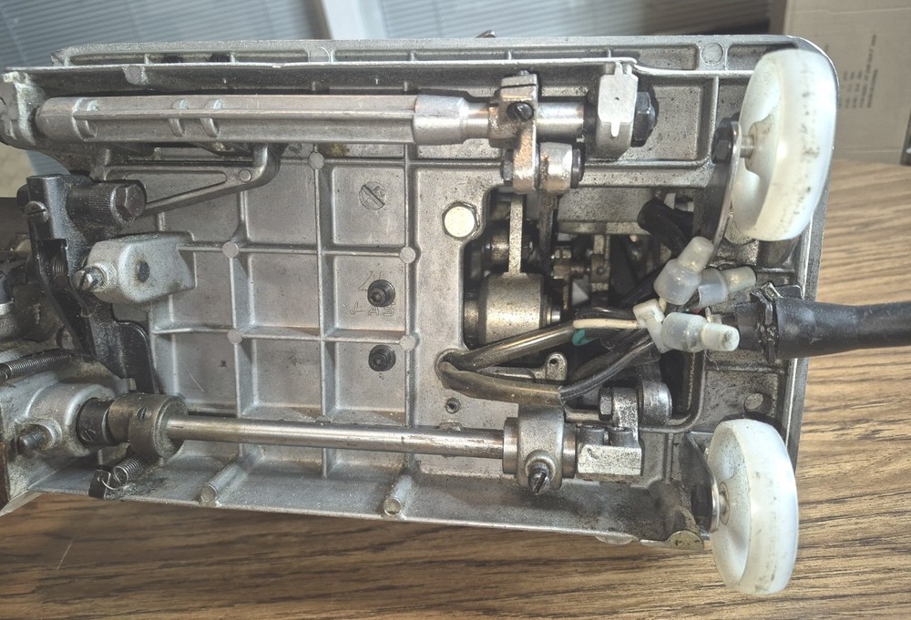 NC N-C CARPET BINDER SEWING MACHINE - MODEL PBT-A - WORKING