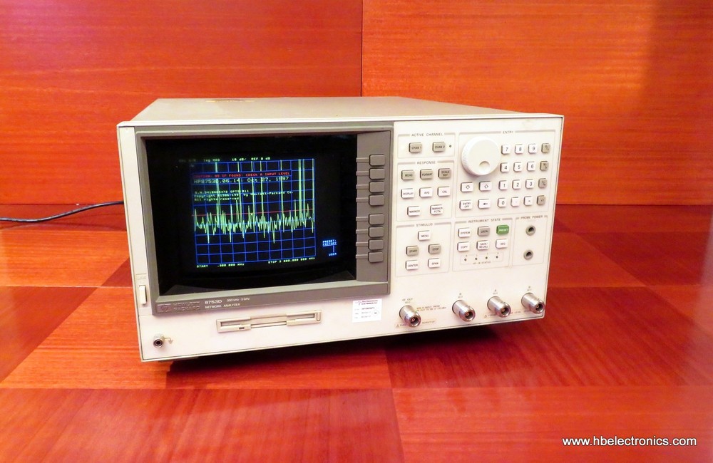 HP 8753D Network Analyzer option 011, integrated S-Parameter test set, Agilent