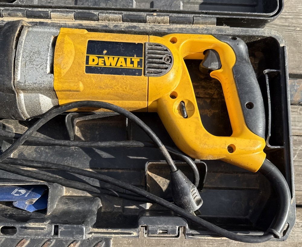 DEWALT DW309 in Case