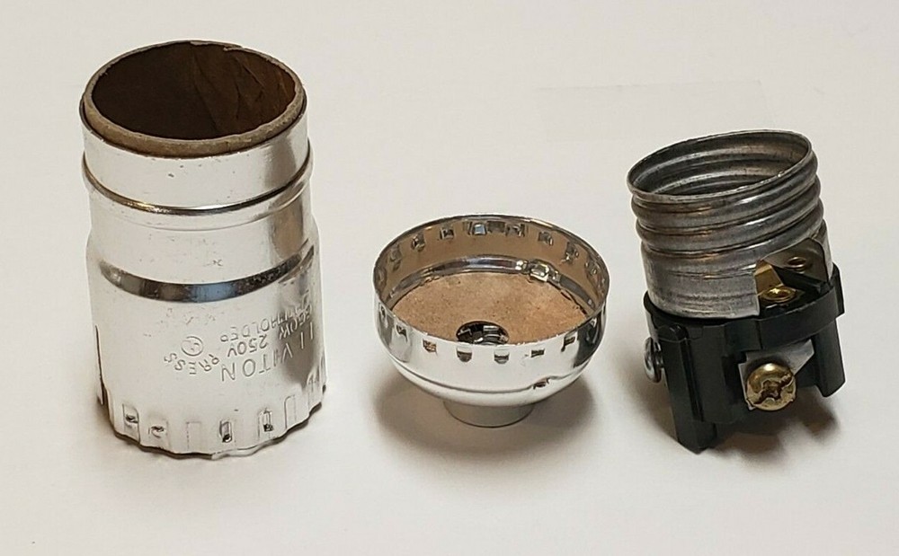 Full Keyless Leviton Nickel Plated Medium Socket 40131NJB