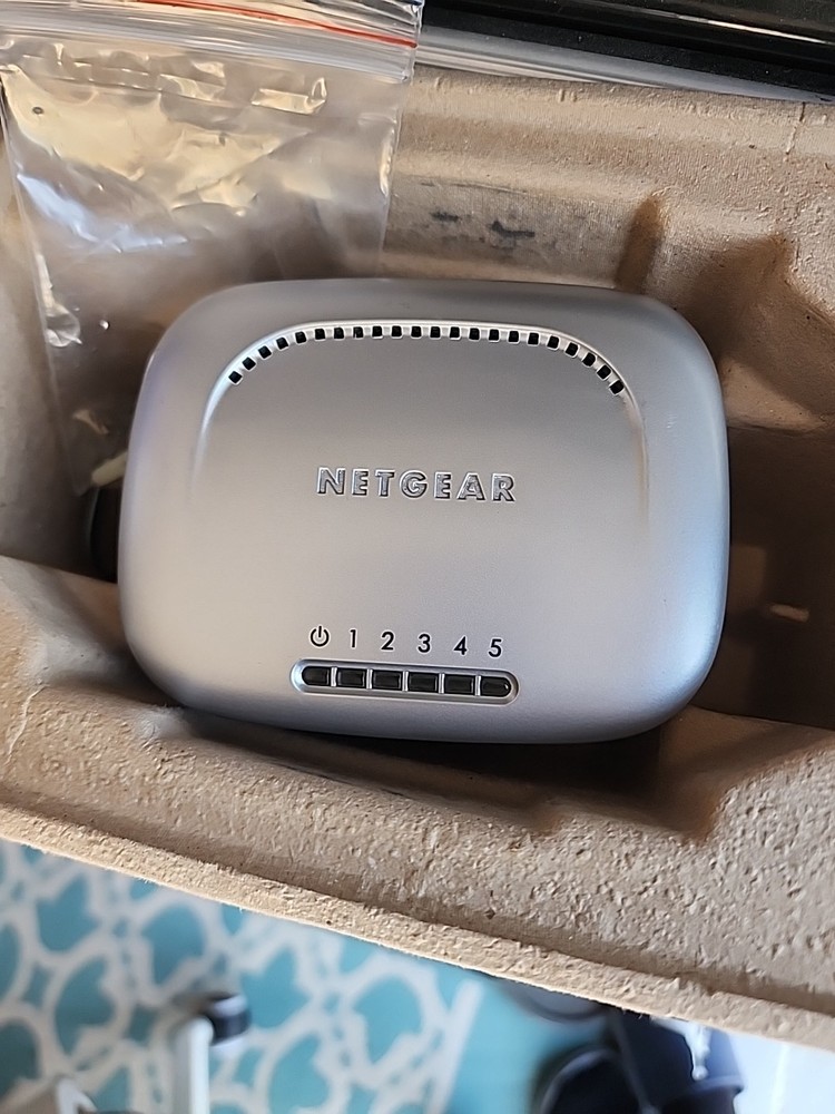 NetGear ProSafe (FS605) 5-Ports External Switch