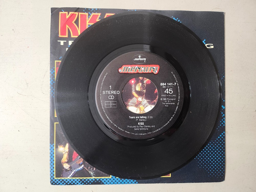 KISS RARE Netherlands 1985 Tears Are Falling 7" Vinyl 45 Import 884 141-7 COOL!