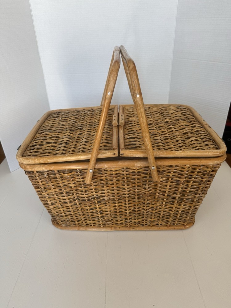 Vintage Wicker Picnic Basket