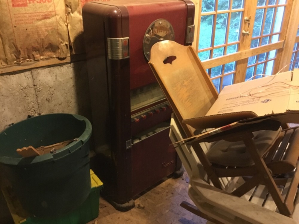 Antique cigarette machine
