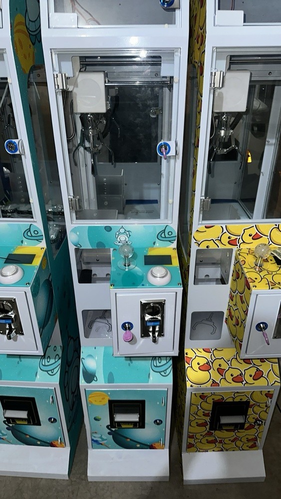 Mini Claw Machine - Space Warrior And Rubber Duck Theme