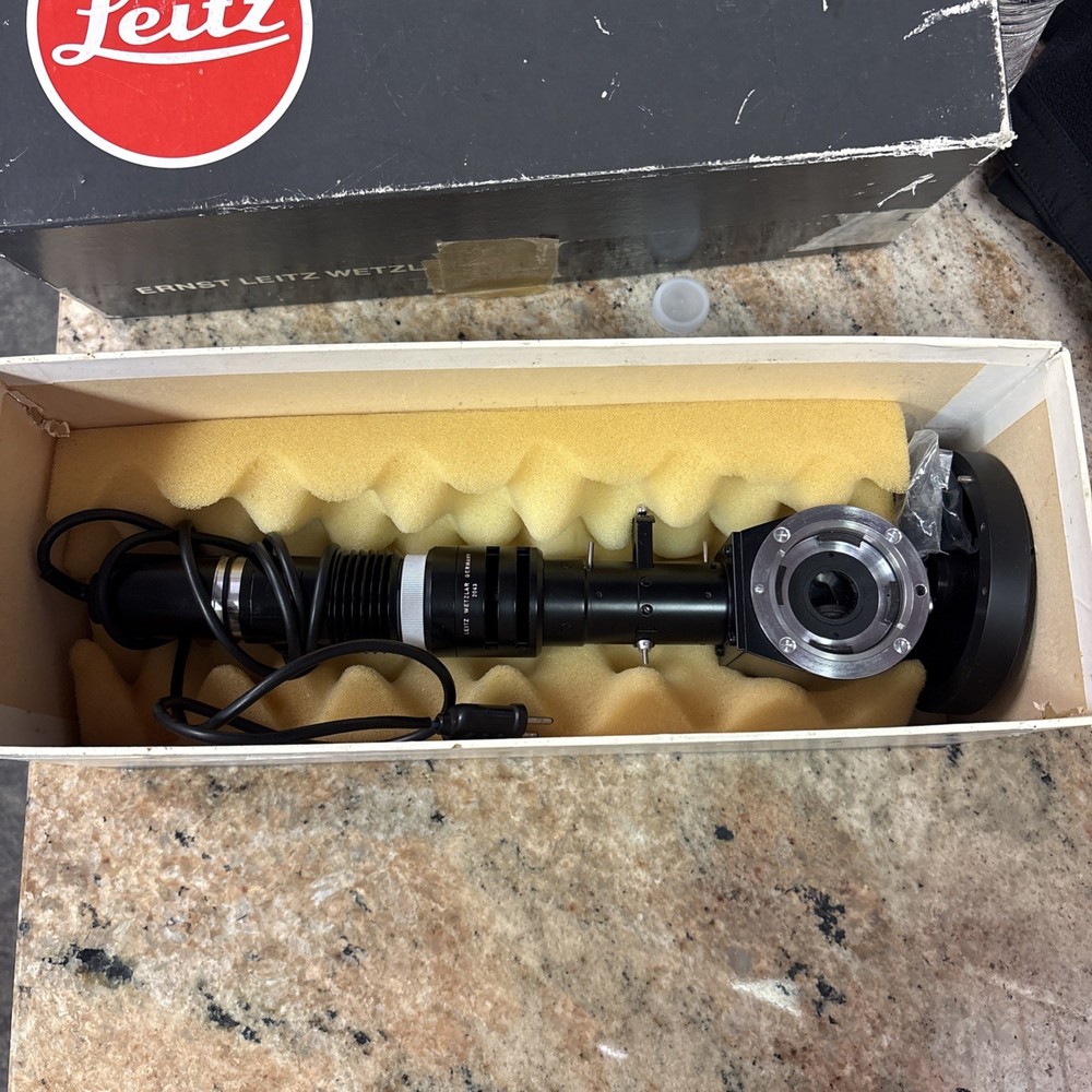 Ernst Leitz Wetzlar External Microscope Illuminator & Case No 2043