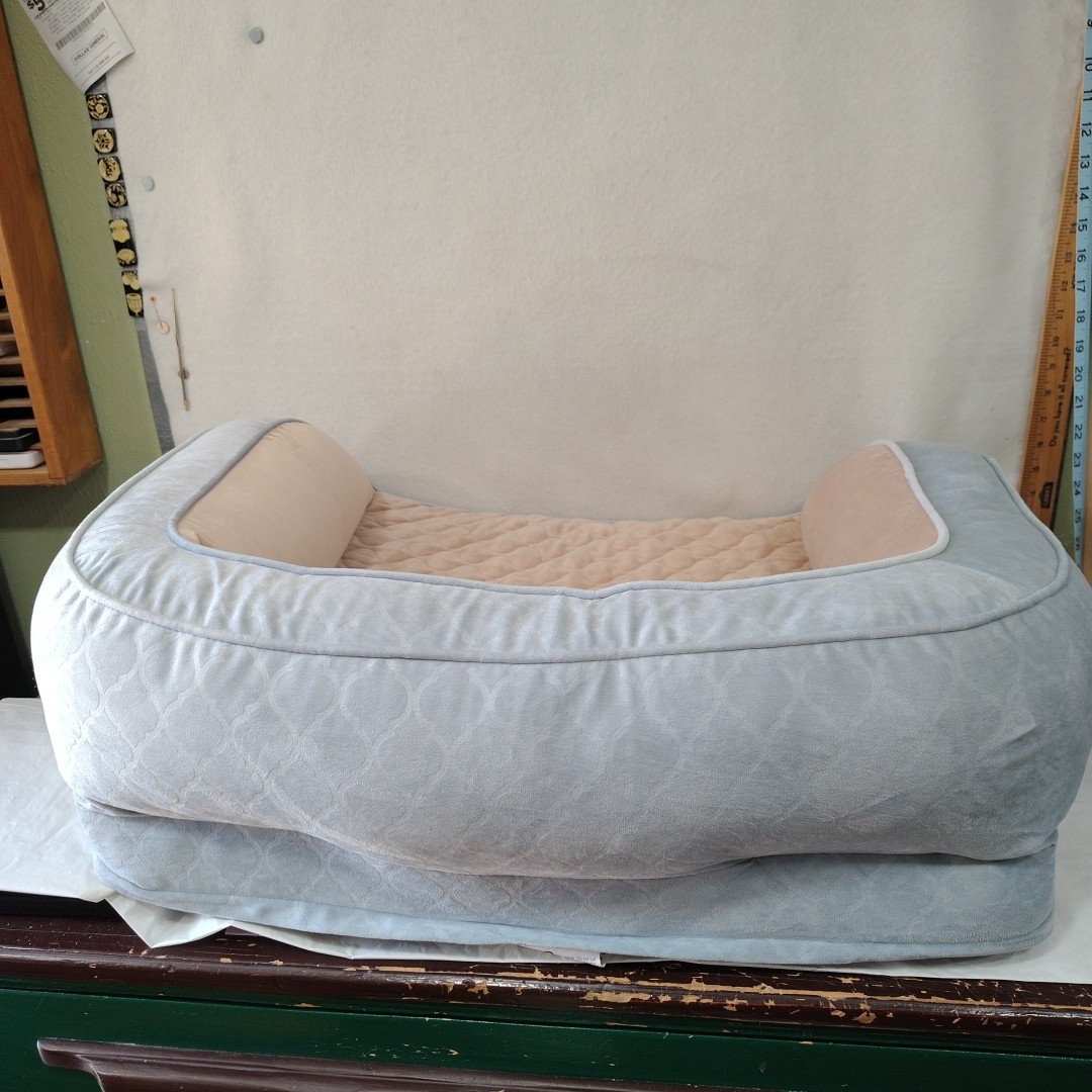Serta Perfect Sleeper Orthopedic Medium Pet Bed Light Blue 28 x 21 x 8 Clean