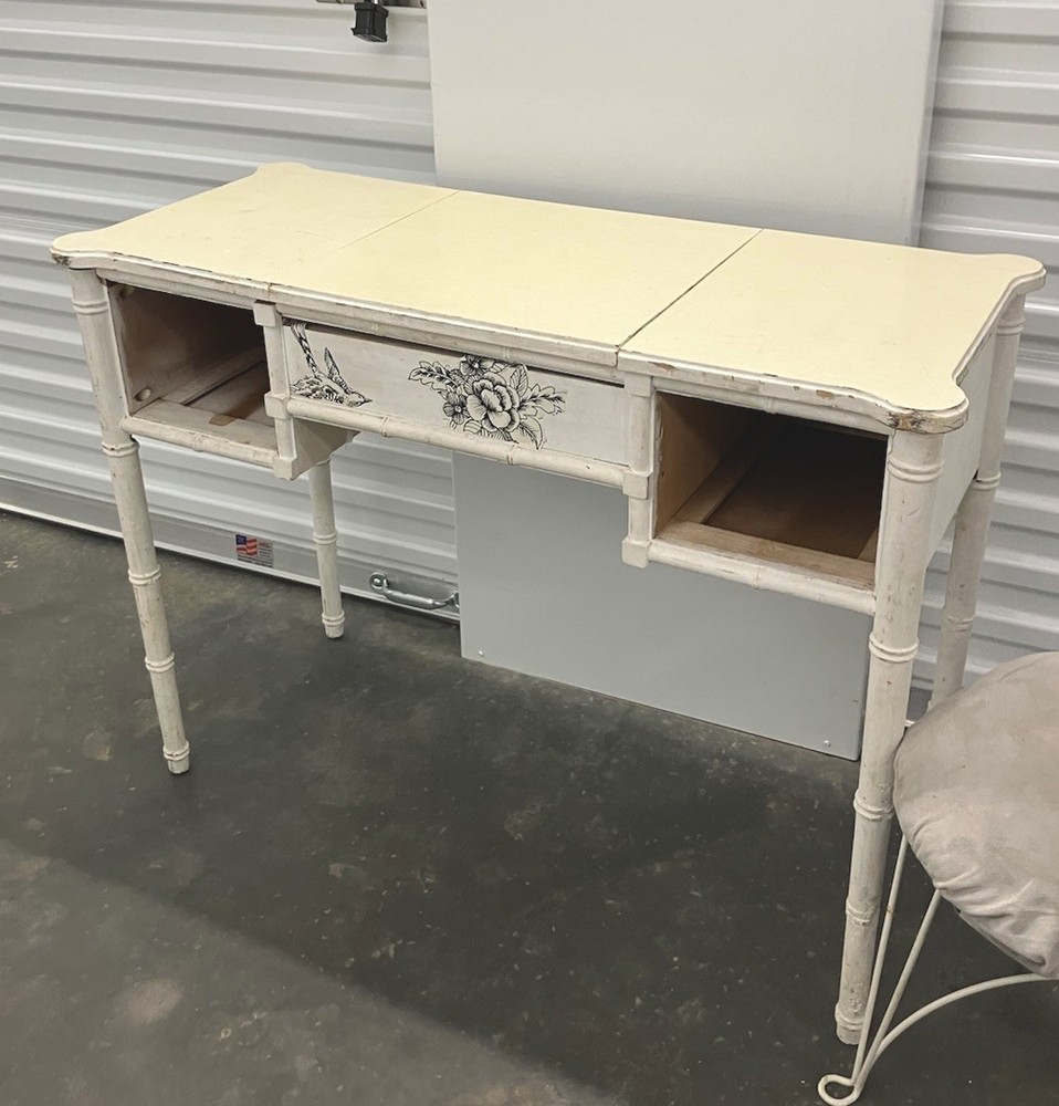 Rare Dixie Brand Antique Vanity table