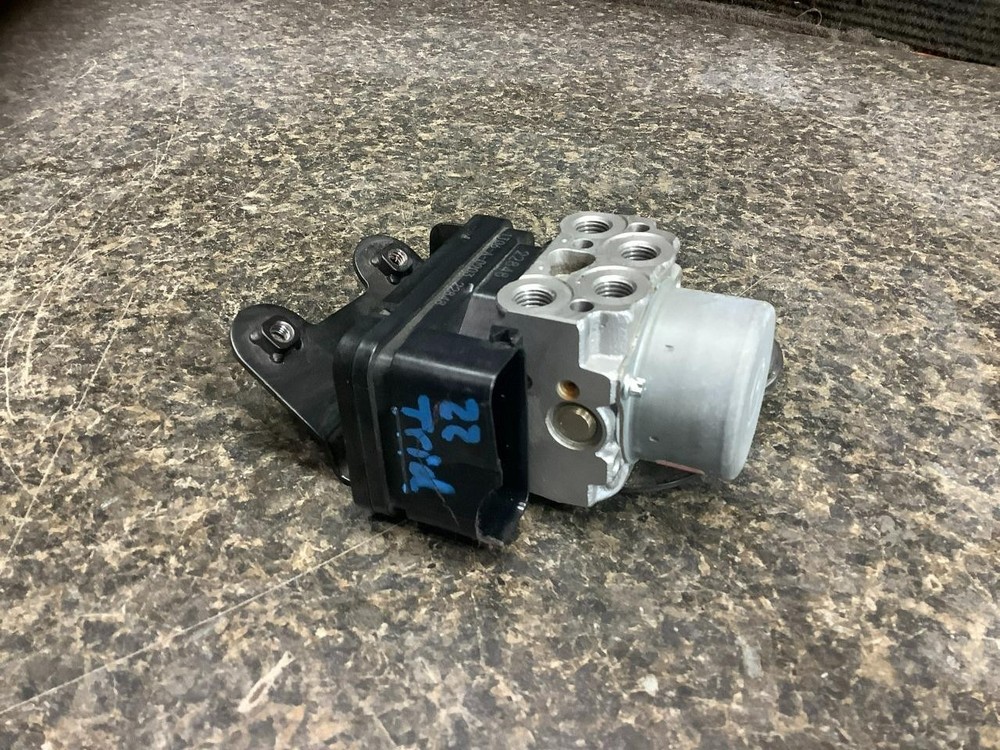 2022 Triumph Trident 660 ABS Module Pump 29H