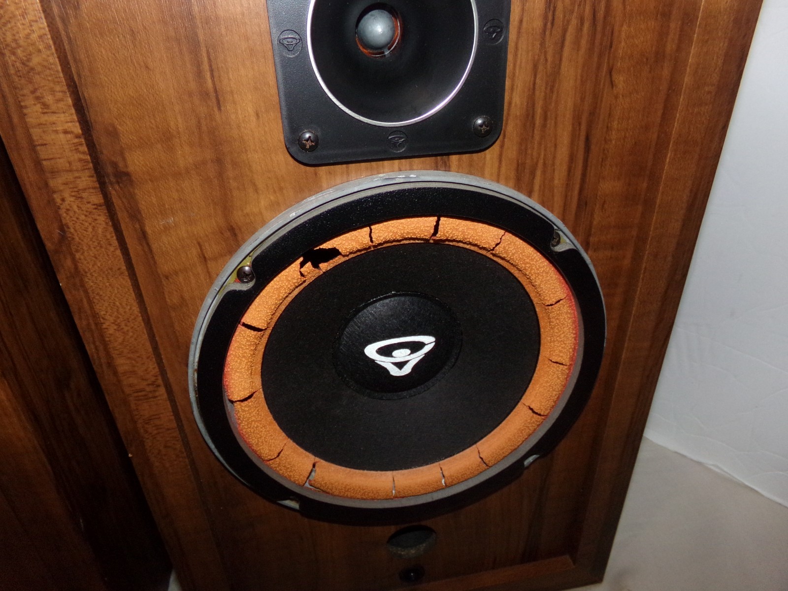 Vintage 1980s CERWIN-VEGA Digital Series Speakers D-1 Made in USA