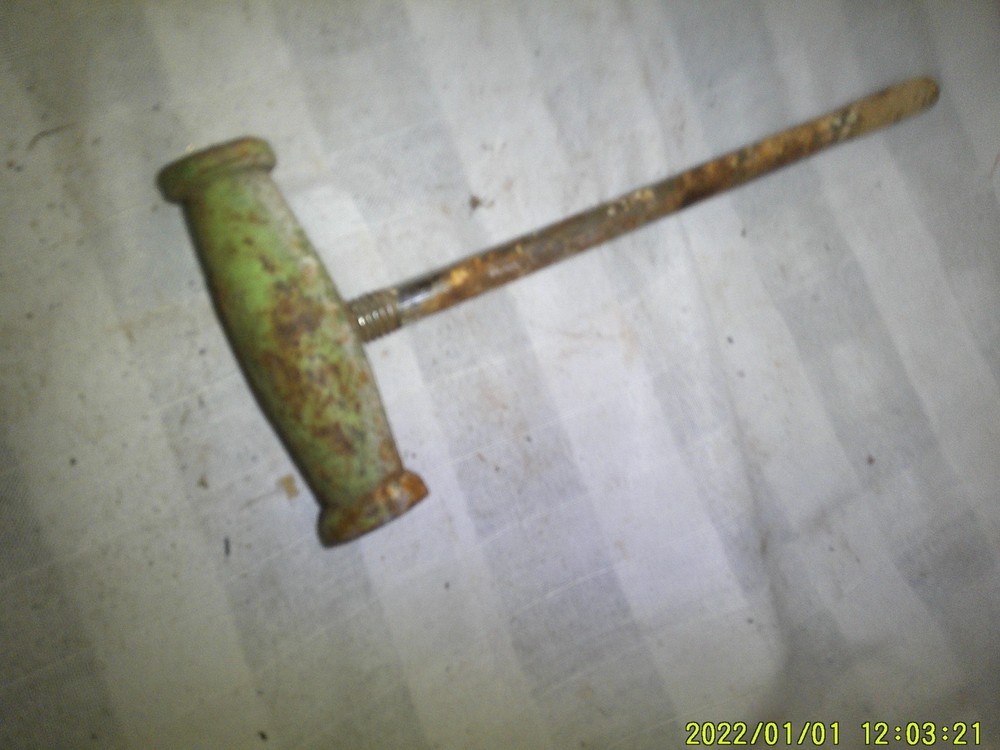 VINTAGE SOLID STEEL HAMMER THREADED HANDLE ENDS