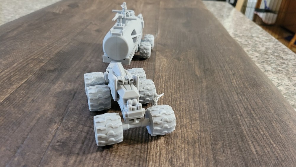BIG HUGE WAR RIG, 3d printed. Wheels do roll.