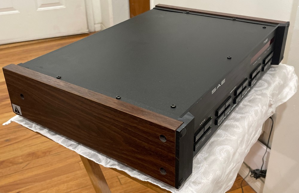 SAE T102 Digital Tuner