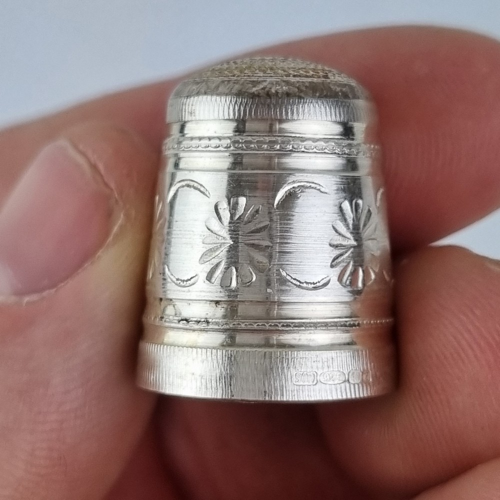 Solid Silver Thimble Birmingham 1999 Swann Thimbles
