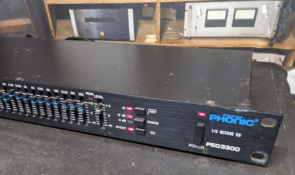 Articulate Sound Phonic 1/3 octave equalizer PEQ3300