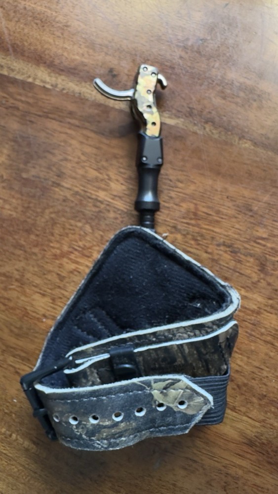 Hardcore Buckle Foldback Adjustable Archery Compound Bow Release Camo Wrist Stra