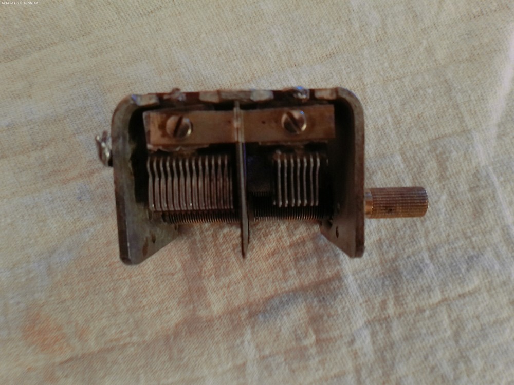 Vintage Dual Section Variable Capacitor 150/450pf Tested Good