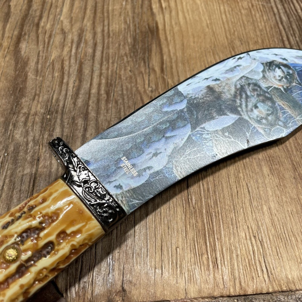 Painted Wolf Knife In Tin Box
