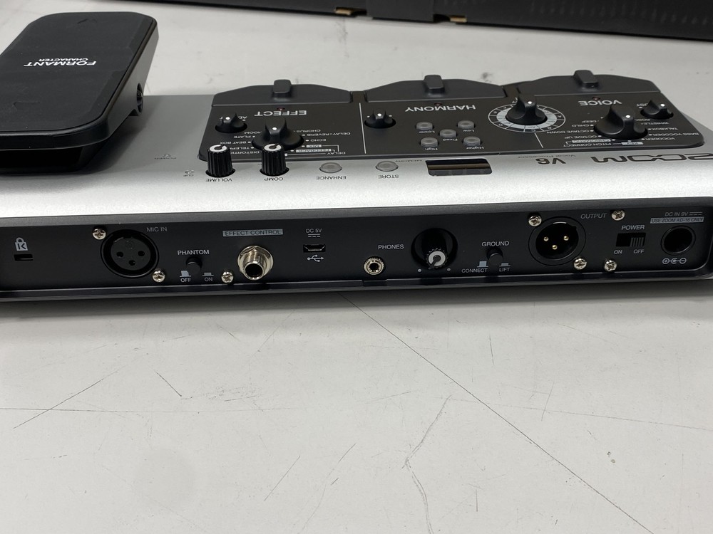 Zoom V6-SP Vocal Processor Pedal Effects - Black