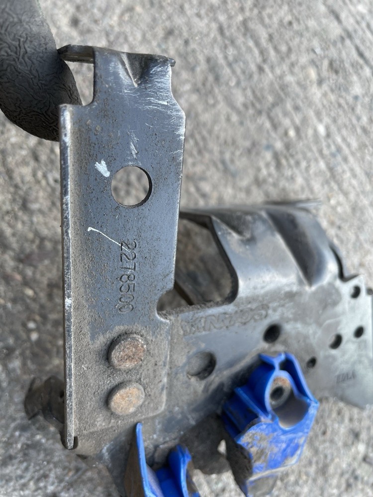 Scania R Upper Grill Lock RH