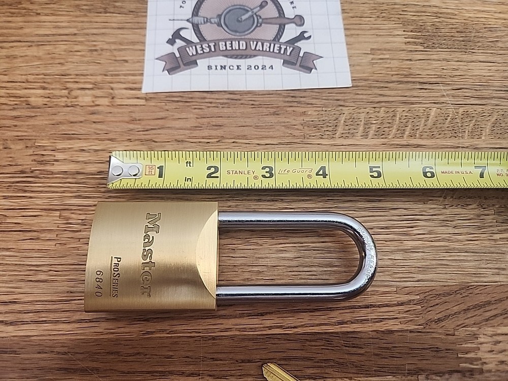Solid Brass Shackle Master Lock 6840LJ, NOS Padlock With 2 Keys