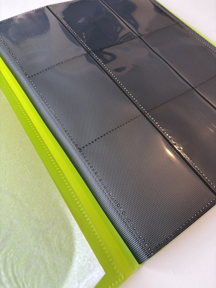 9 Pocket - Strap Binder - 360 Side Loading - Light Green Sprigatito