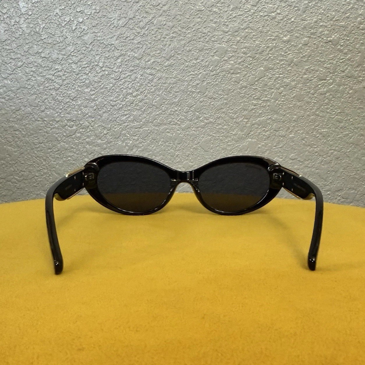 CHANEL Black/Gold Oval Women Sunglasses 5515 Acetate