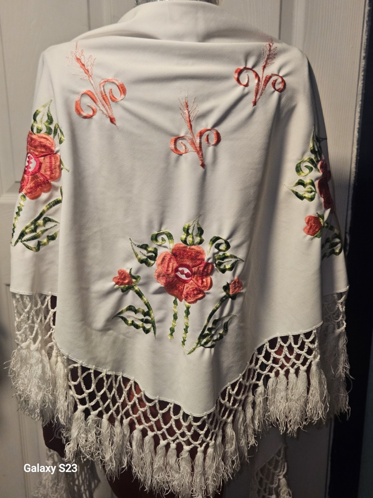 Vintage Artesania Manton De Manila Bordado Embroidered Spanish Shawl