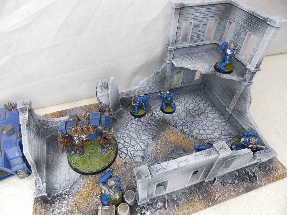 WARGAMING TERRAIN PAINTED BUILDING