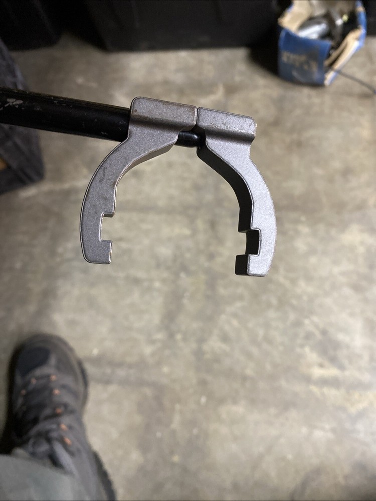 Milwaukee 516067 Adjustable Auxiliary Handle Replacement For Hammer Drill Driver
