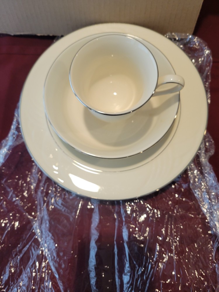 Lenox Sand Dune Platinum. 3 Piece Set.