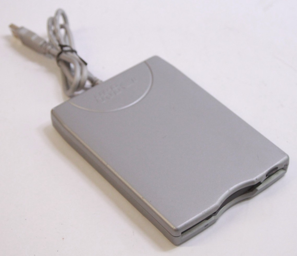 SmartDisk FDUSB-TMM, which is a USB 3.5" External Floppy Disk Drive