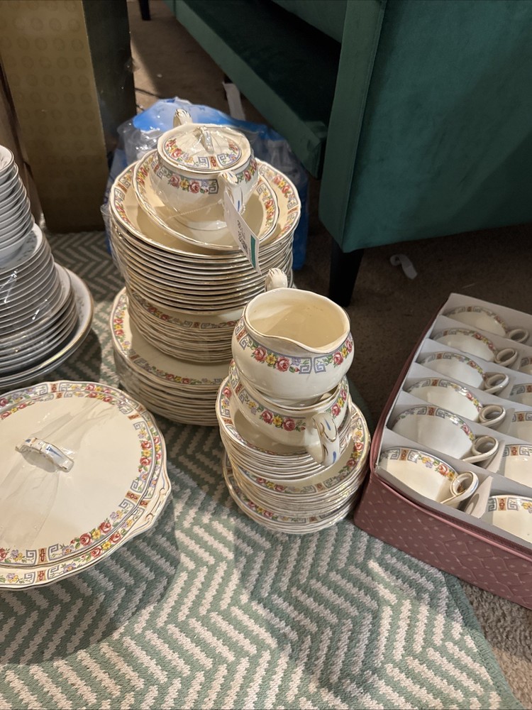 Creampetal 64 Pc Set Grindley England