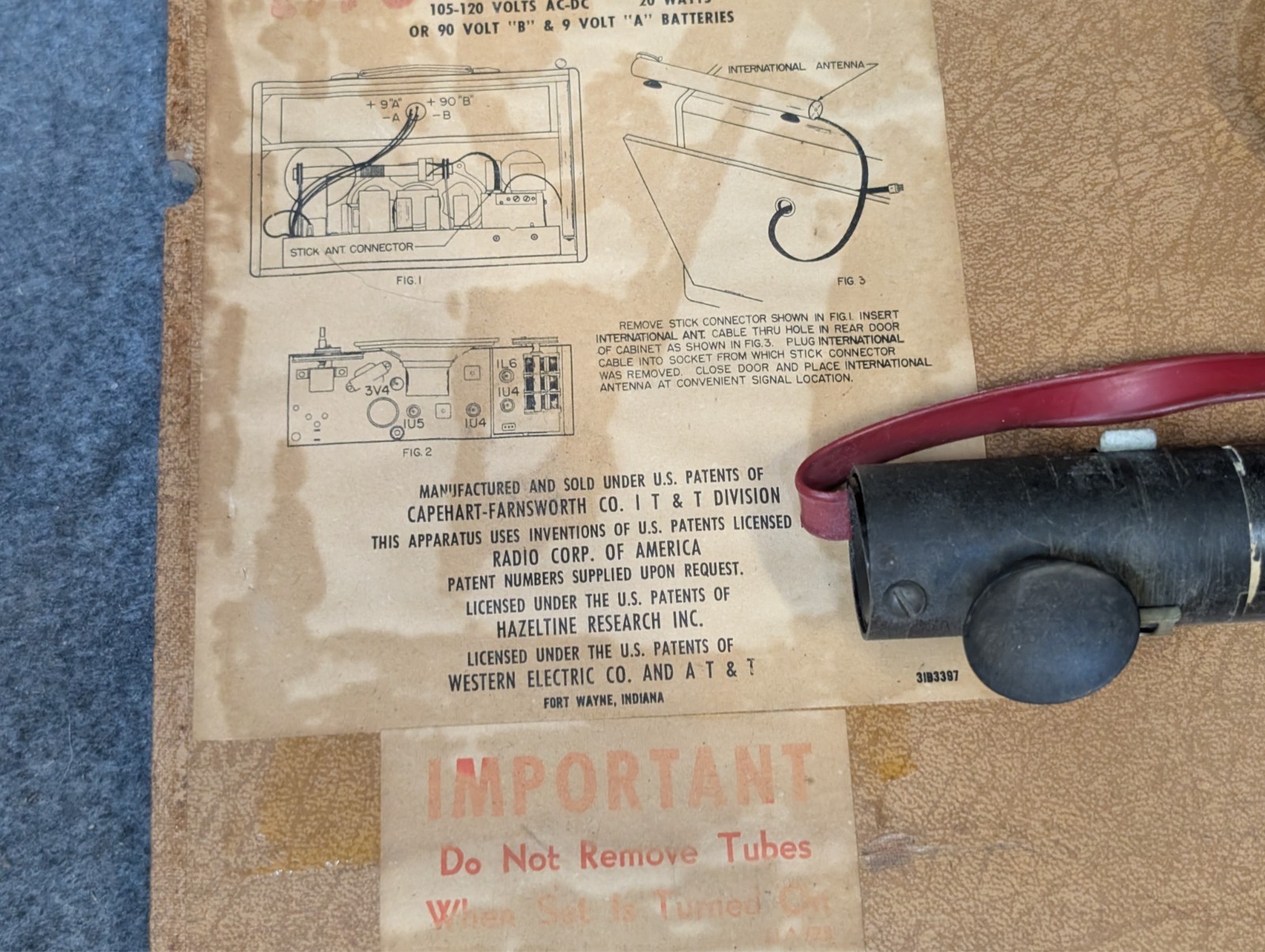 Capehart International 88P66BNL PORTABLE MULTIBAND TUBE RADIO - For Parts