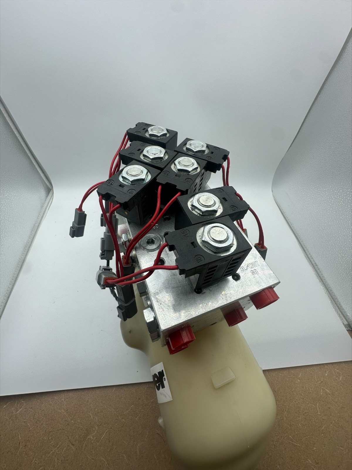 M-3591-0114 Meyer Plow Hydraulic Power Unit. Meyer number 13852 V71 Power Unit