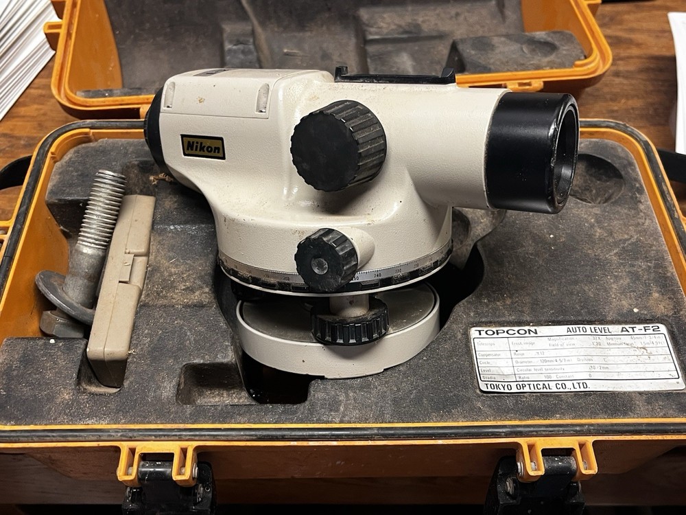 Nikon AZ-1 360 Engineers Automatic Level 22x Zoom With Case