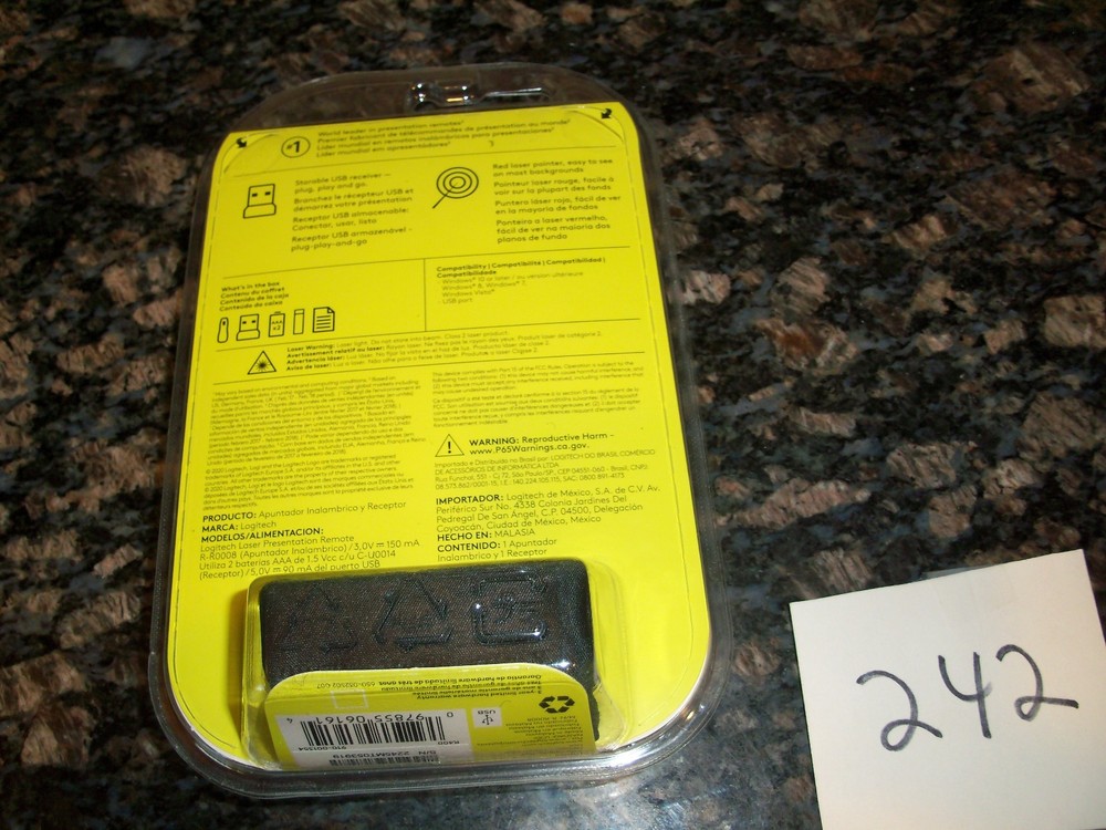 NEW Logitech R400 Wireless Laser Presentation Pointer Remote USB Receiver w/ bag