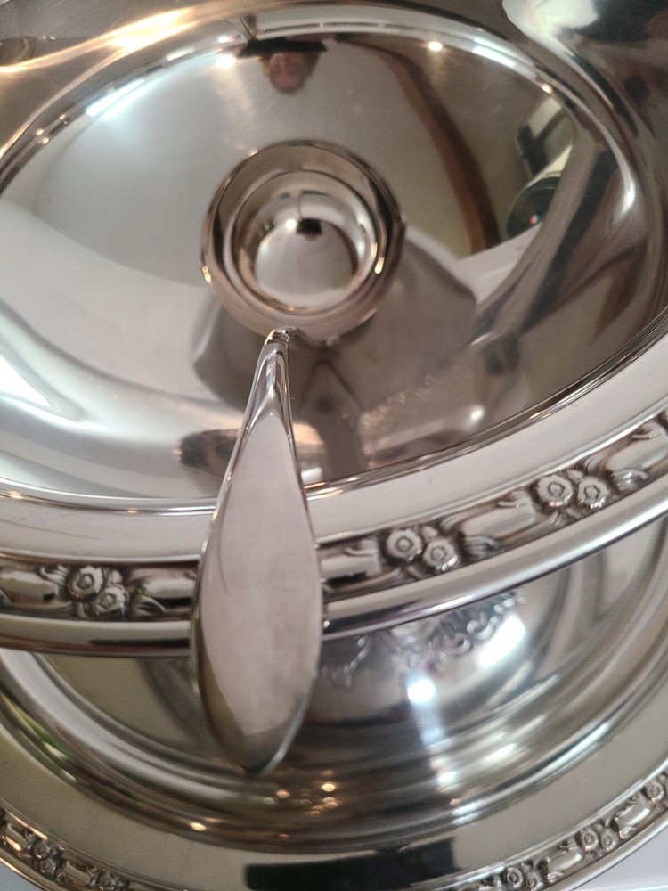 ONEIDA SILVERSMITHS Silverplate Tray & Punch Bowl With 10 glasses & Dipper