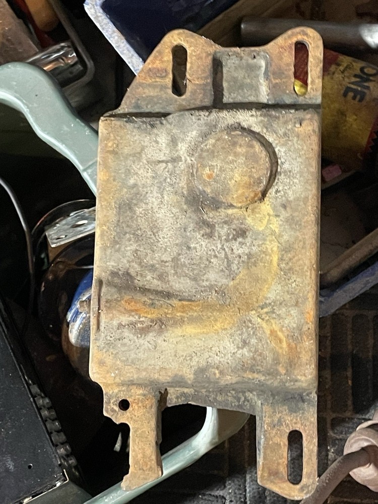 Maytag 92 single hit Miss Engine short deep fuel tank base.