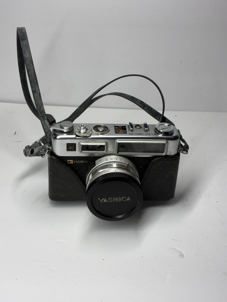 Yashica Electro 35 Black Silver Rangefinder Camera with Case