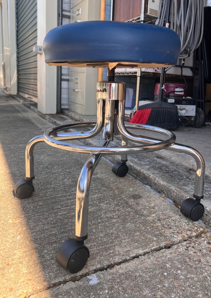 Brandt BLUE Chrome revolving Stool