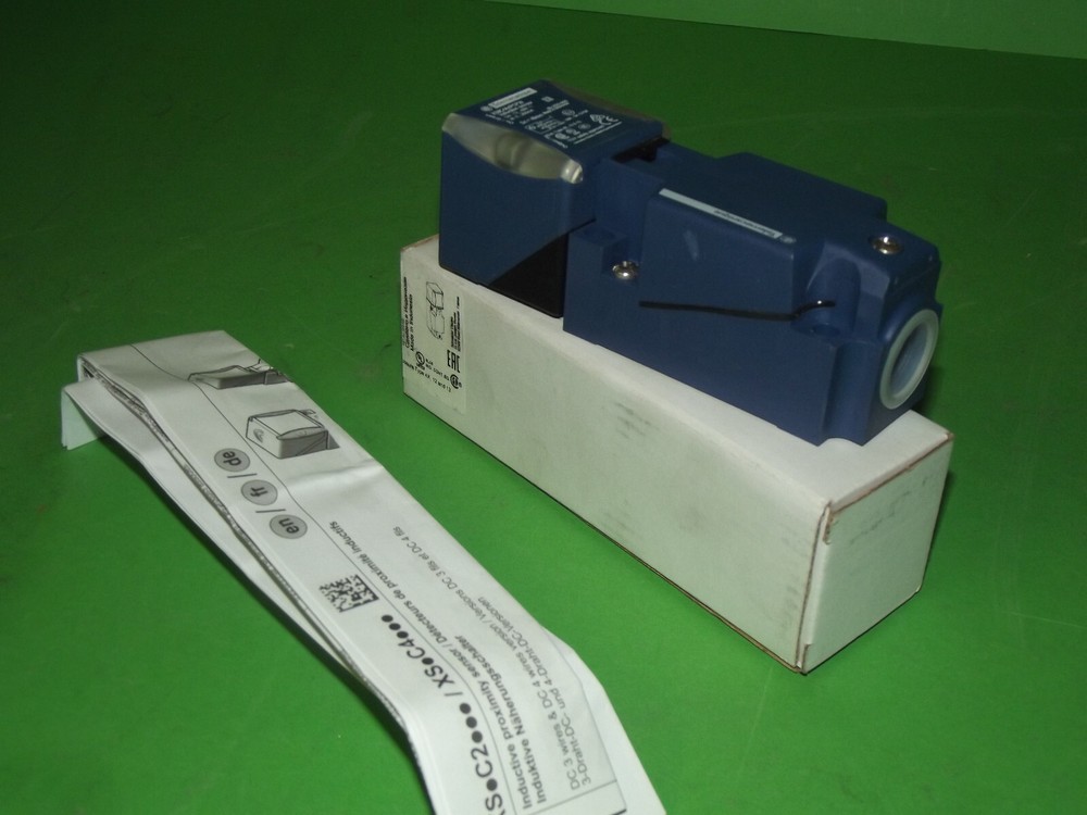 Telemecanique XS8C4A4PCP20 Proximity Sensor