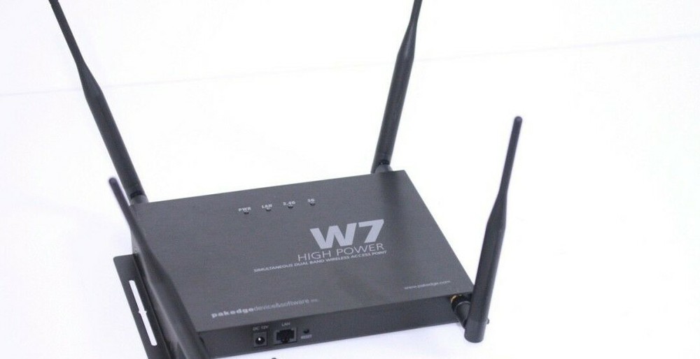 Pakedge Device & Sofware Inc. W7 Dual Bang Wireless Access Point WAP