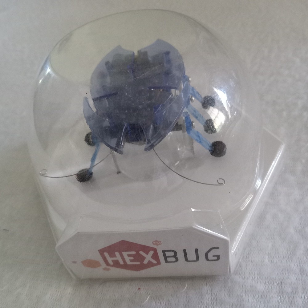 Hexbug 2007 Blue Charlie Robotic Creature NIP