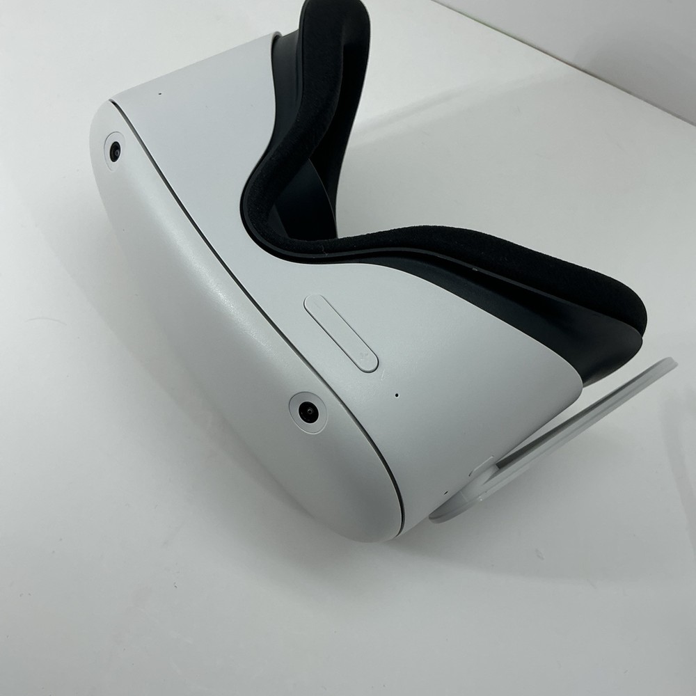 Oculus Quest 2 128GB VR Headset - VR Headset Only Read Description